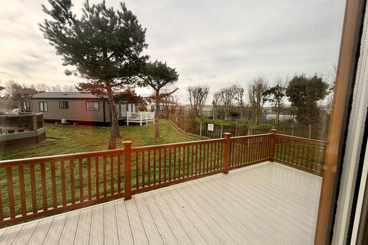 Advent Lodge Tarragon